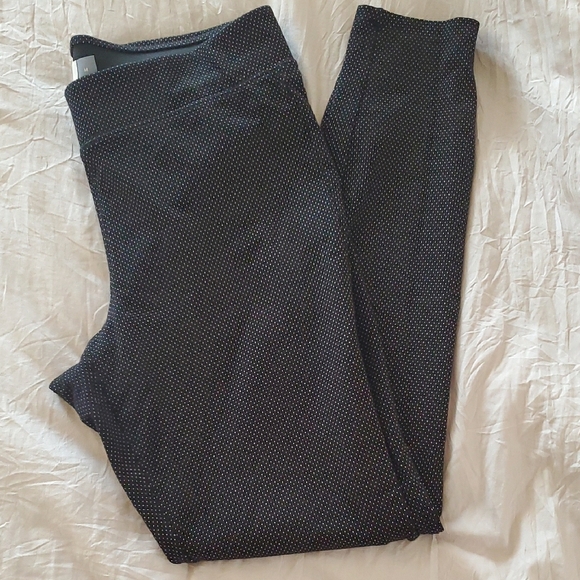 Old Navy Black/White dot leggings womens sz m - Picture 1 of 4